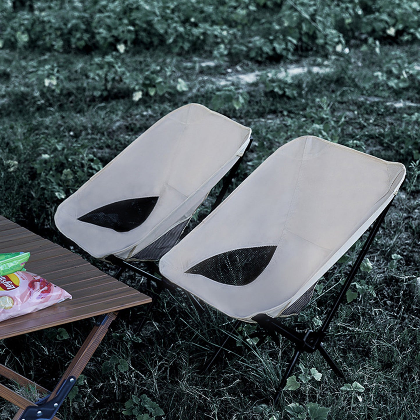 BLACKPONGO GlowNest Folding Moon Camping Chair - feature detail